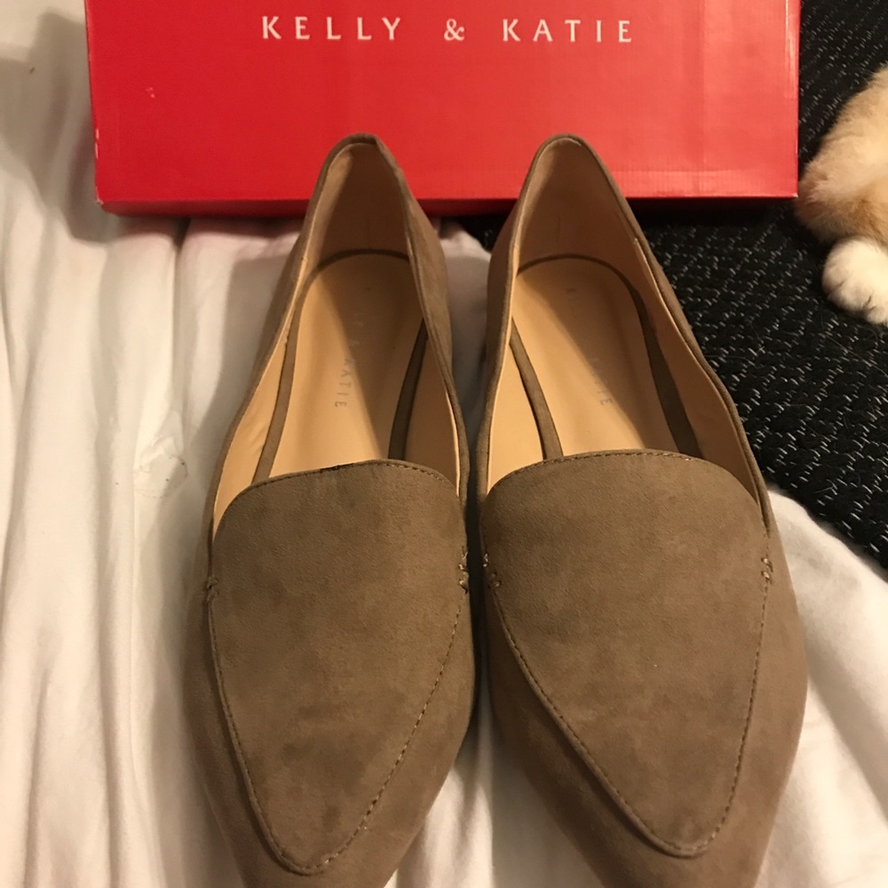 Kelly and Katie pointed flats